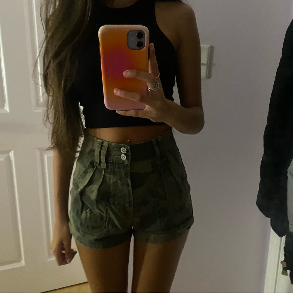 Hollister Green Camo Cargo Shorts